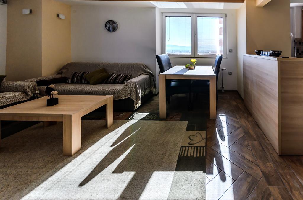 ביטולה Aries Apartments מראה חיצוני תמונה